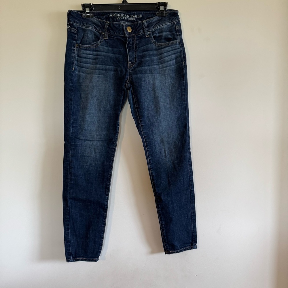 American Eagle Outfitters Dark Wash Women's Blue Jeans size 8 Short